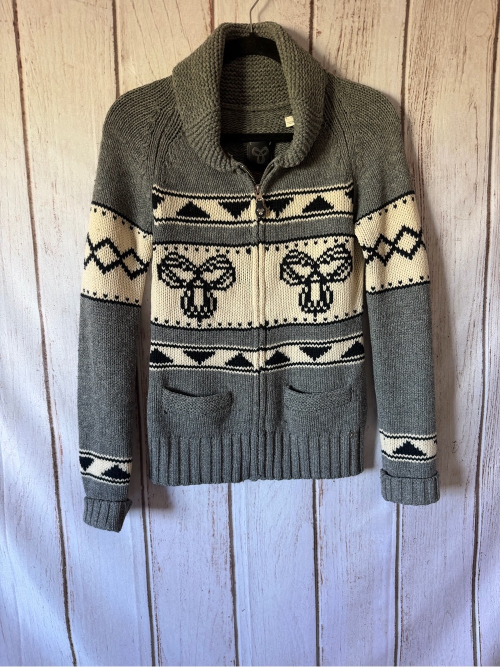TNA Aritzia Sea to Sky 100% Lambswool Full Zip Cowichan Nordic Sweater Grey S